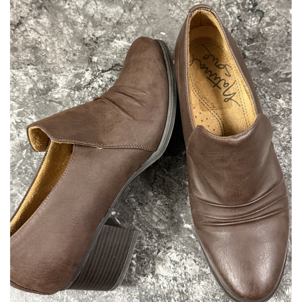 Natural Soul Womens Star Ruched Slip On Heeled Loafer Shoes Brown Sz 10M